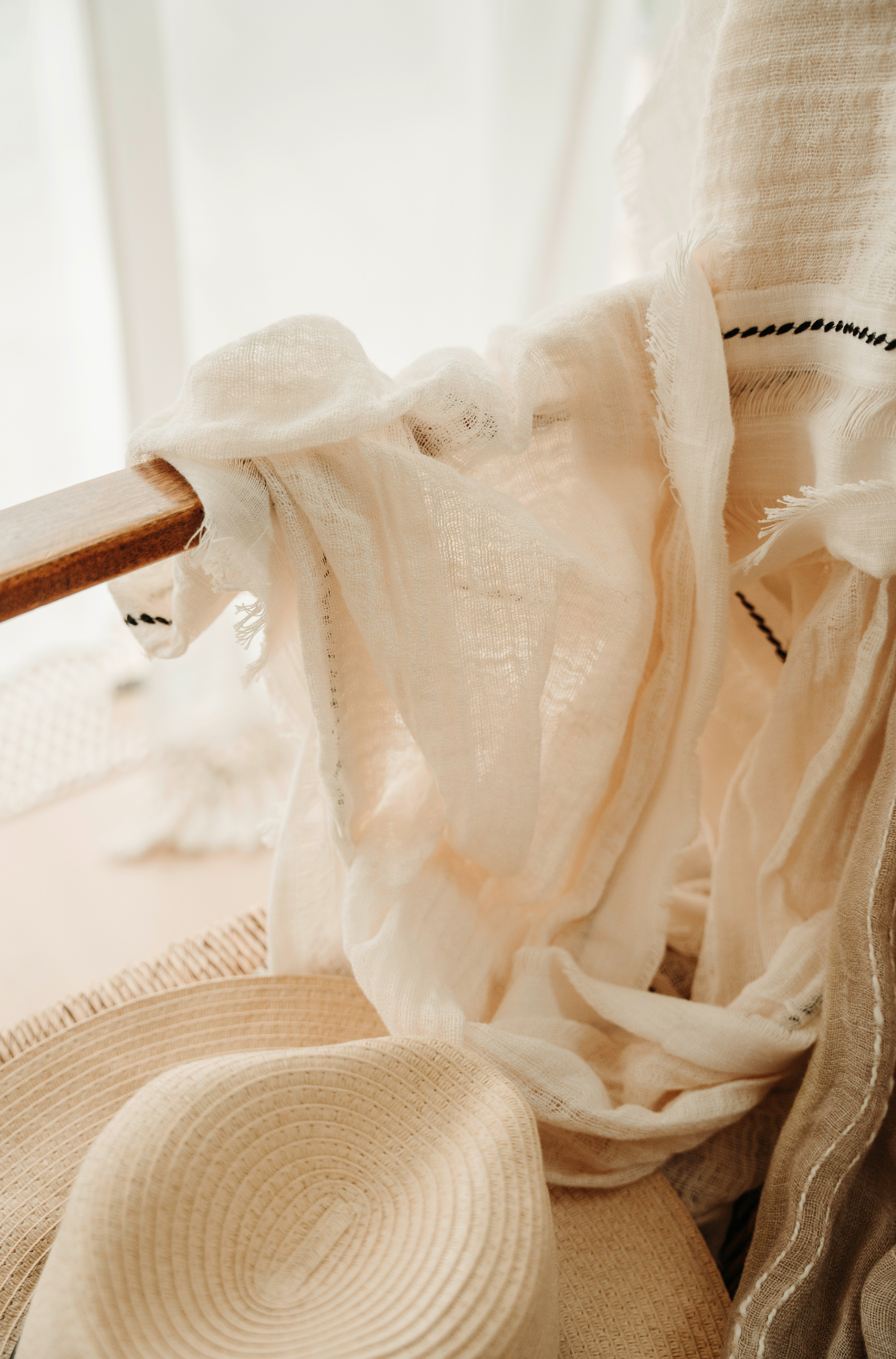 Cozy Cashmere & Linen 34 oz scented candle